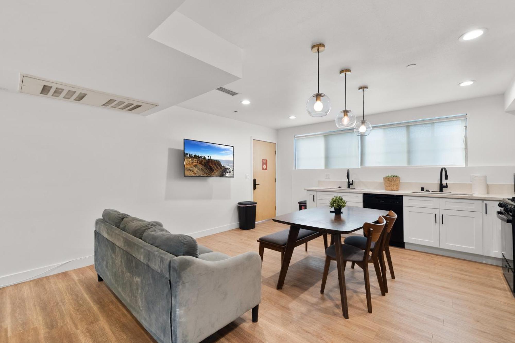 Modern Getaway In The Heart Of La Near Usc, Private Room With Share Living Room And Kitchen Los Angeles Exteriör bild
